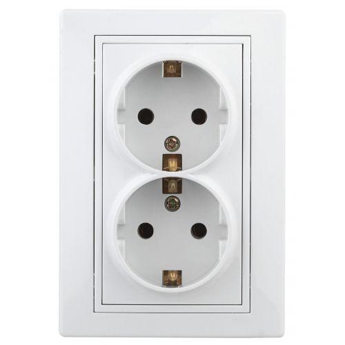Розетка 2-м СП Plano 1-208-01 16А IP20 250В 2х2P+E Schuko защ. шторки бел. Intro Б0053933